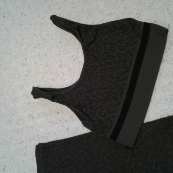 Work out outfit in great shape - Picture 2 of 3